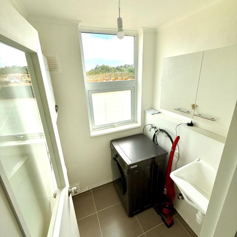 Spacious 3 bedroom apartment with pool and parking space - Three-Bedroom Apartment - 5