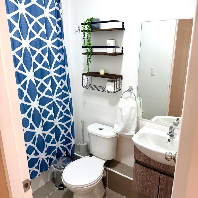 Spacious 3 bedroom apartment with pool and parking space - Three-Bedroom Apartment - 6