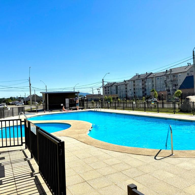 Spacious 3 bedroom apartment with pool and parking space - Three-Bedroom Apartment - 7