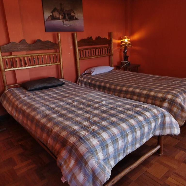 Hostal Leyenda - Classic Triple Room - 2