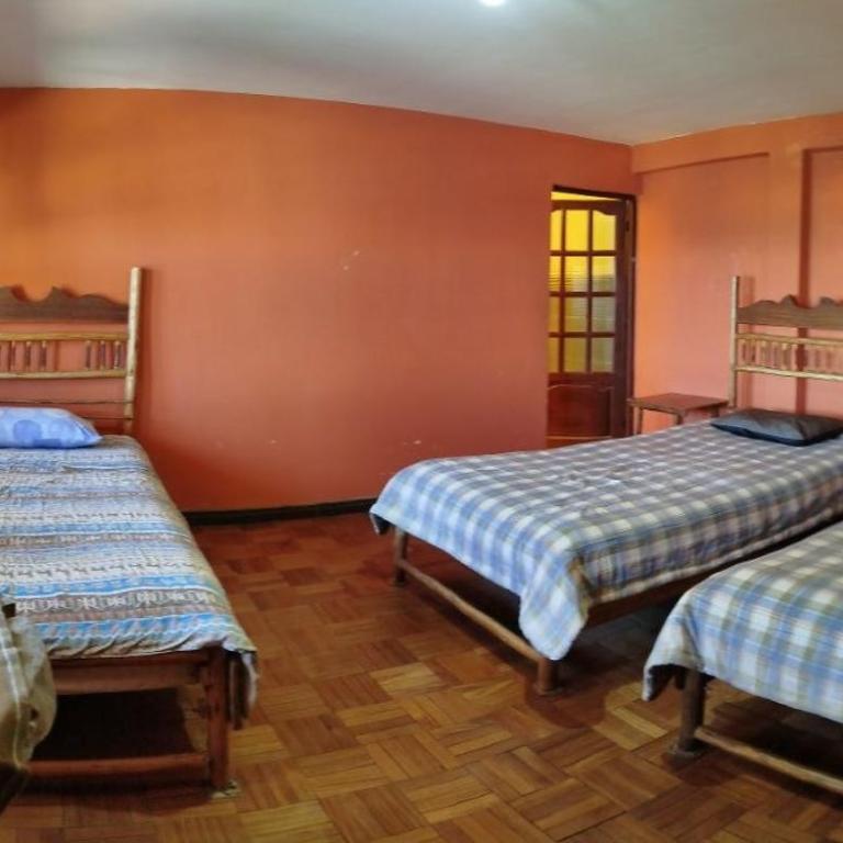 Hostal Leyenda - Classic Triple Room - 3