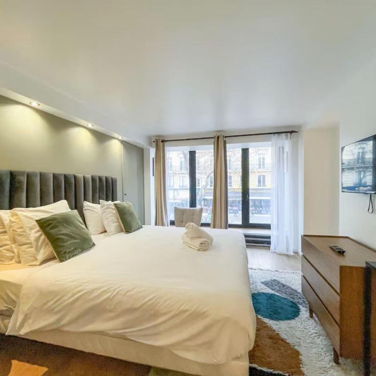 Opera apartment in the heart of Paris - Three-Bedroom Apartment - 17