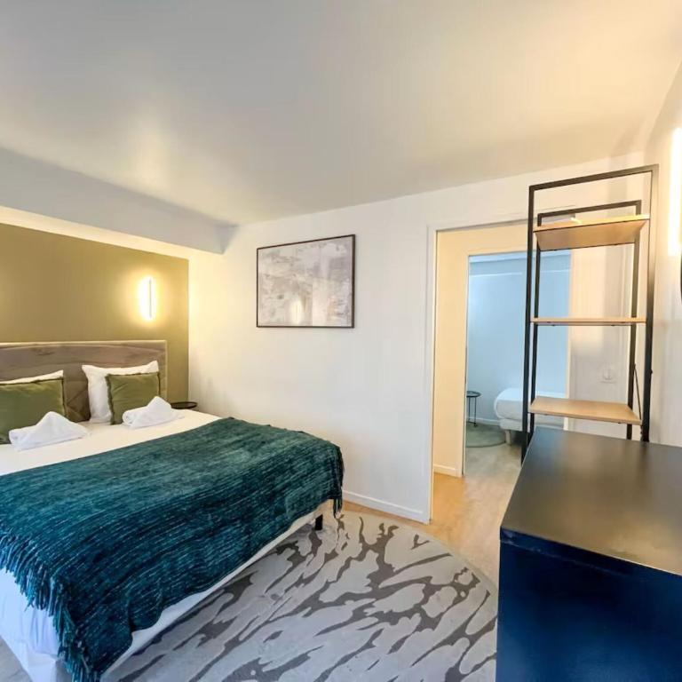 Opera apartment in the heart of Paris - Three-Bedroom Apartment - 15