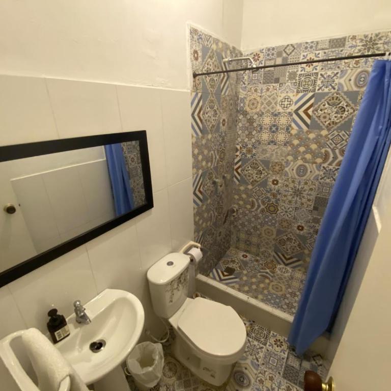 Lienzo Hostal Popayán - Suite con bañera de hidromasaje y cama grande - 8