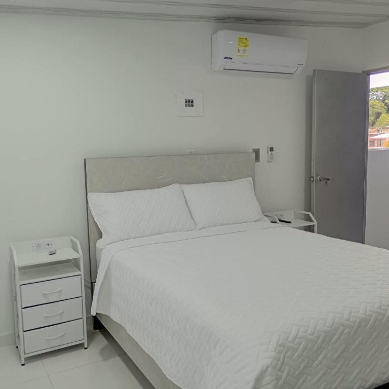 Apartasuite Moderno con Aire Acondicionado, WiFi 900MB y Acceso Autónomo - One-Bedroom Apartment - 1