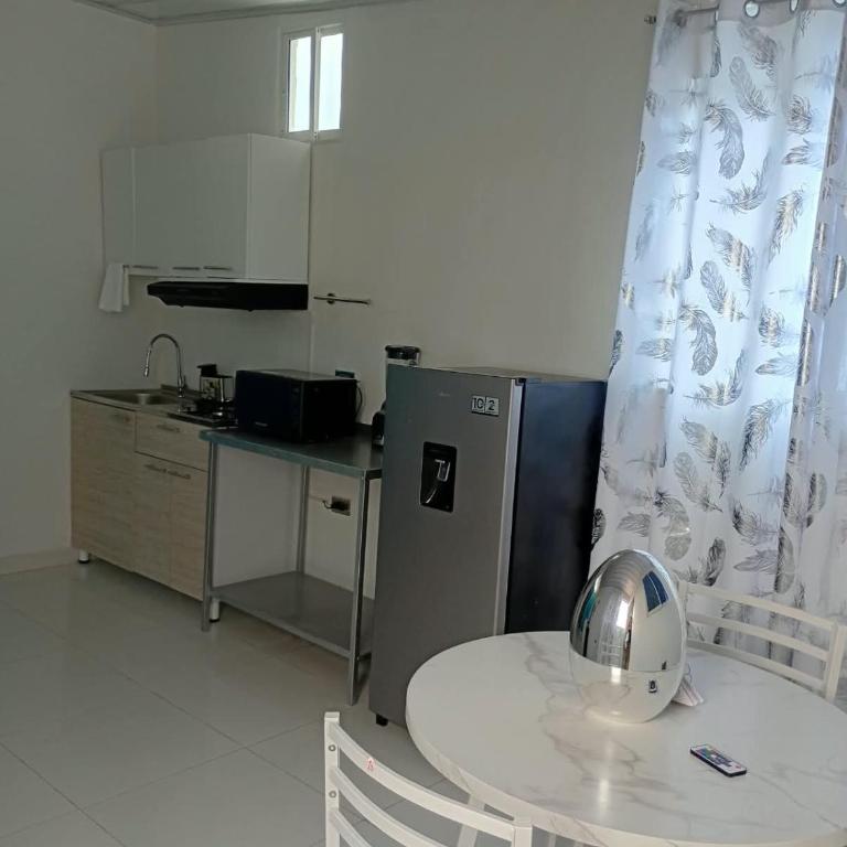 Apartasuite Moderno con Aire Acondicionado, WiFi 900MB y Acceso Autónomo - One-Bedroom Apartment - 6