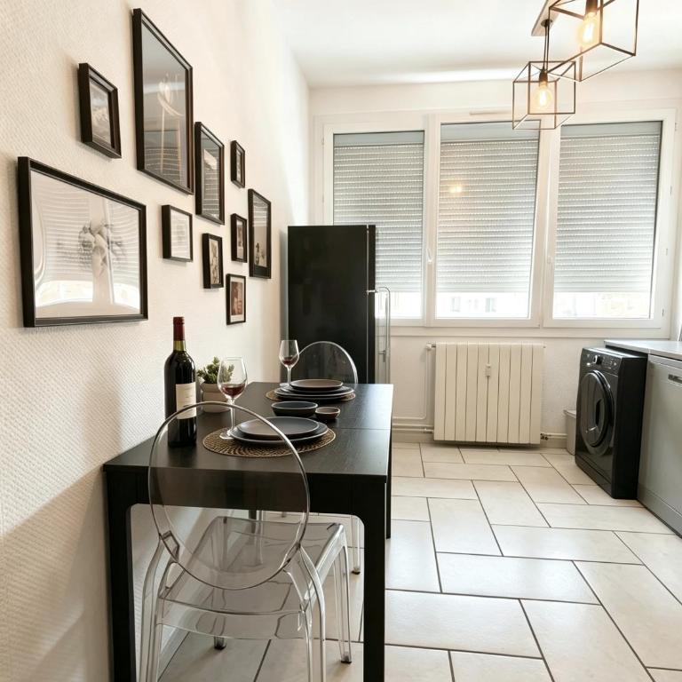Large modern 2 bedrooms, bright & cozy hypercentre - Two-Bedroom Apartment - 6