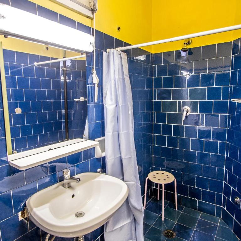 Hostel Santa Monaca - Camera Doppia con Letti Singoli con Bagno Privato - 5
