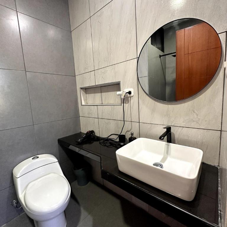 Casa con piscina temperada y Aire Acondicionado en zona exclusiva - Four-Bedroom House - 11