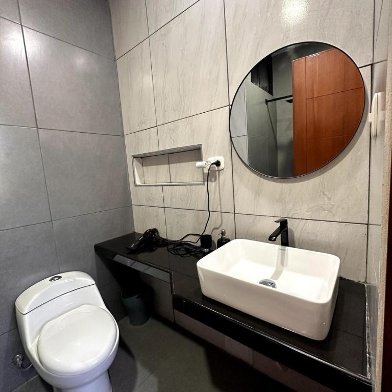 Casa con piscina temperada y Aire Acondicionado en zona exclusiva - Four-Bedroom House - 17