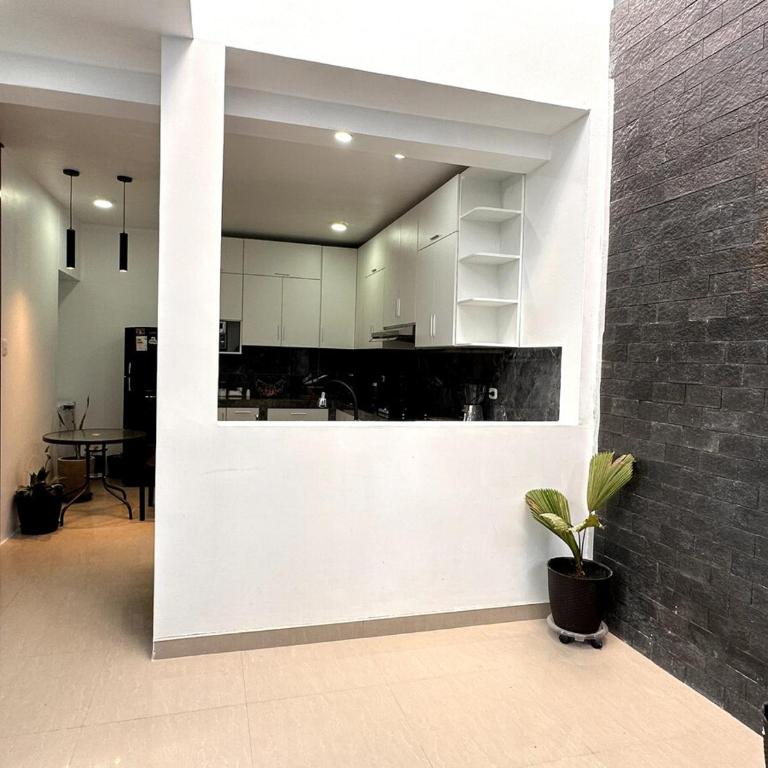 Casa con piscina temperada y Aire Acondicionado en zona exclusiva - Four-Bedroom House - 18