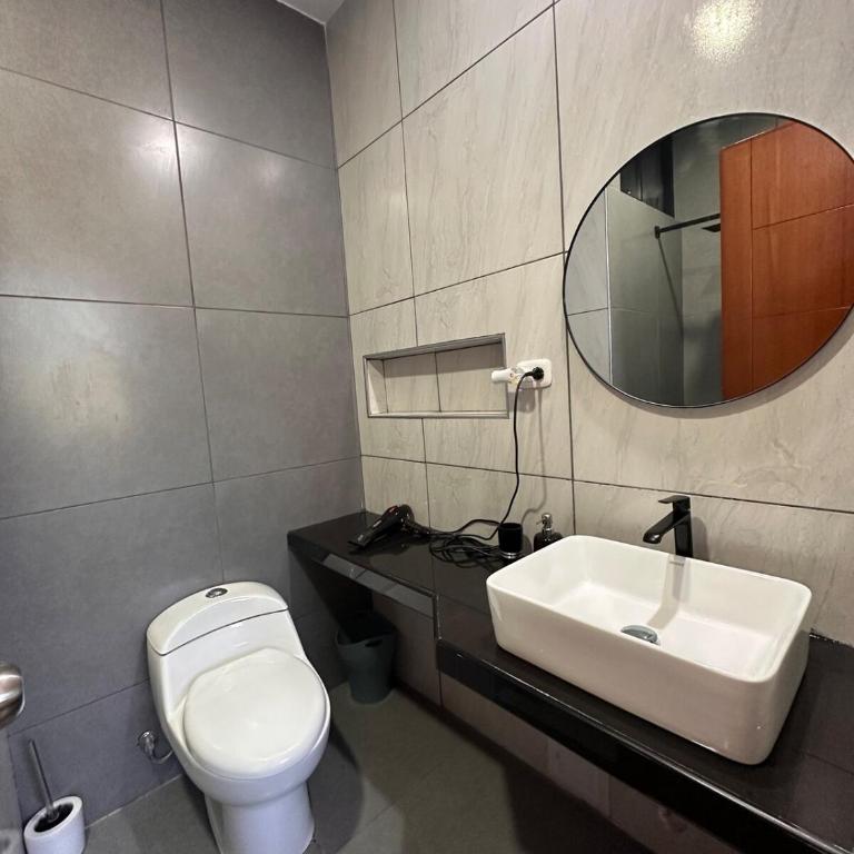 Casa con piscina temperada y Aire Acondicionado en zona exclusiva - Four-Bedroom House - 20