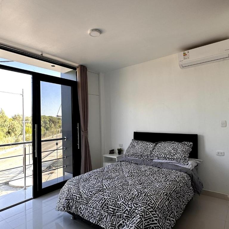 Casa con piscina temperada y Aire Acondicionado en zona exclusiva - Four-Bedroom House - 21