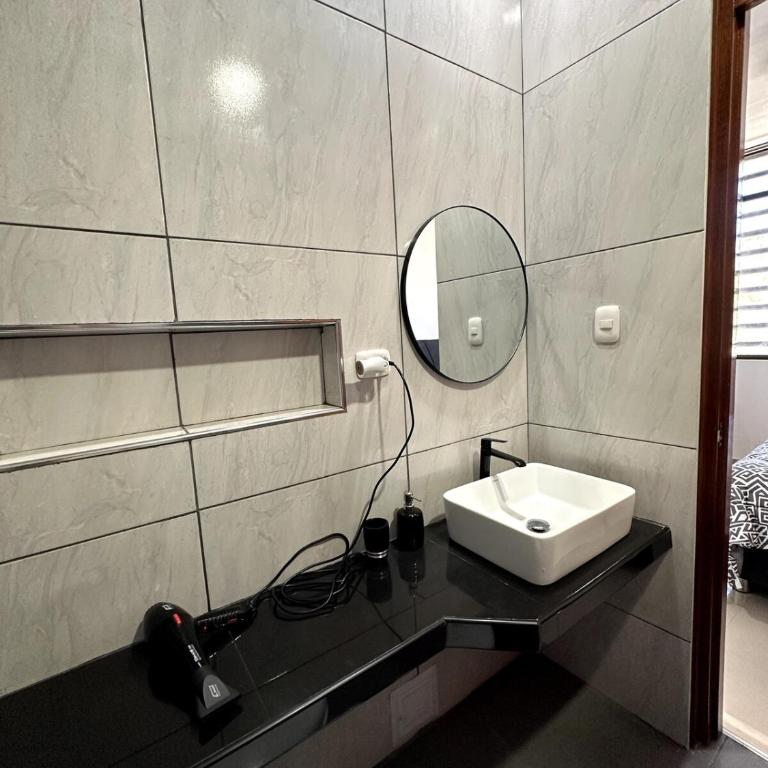 Casa con piscina temperada y Aire Acondicionado en zona exclusiva - Four-Bedroom House - 34