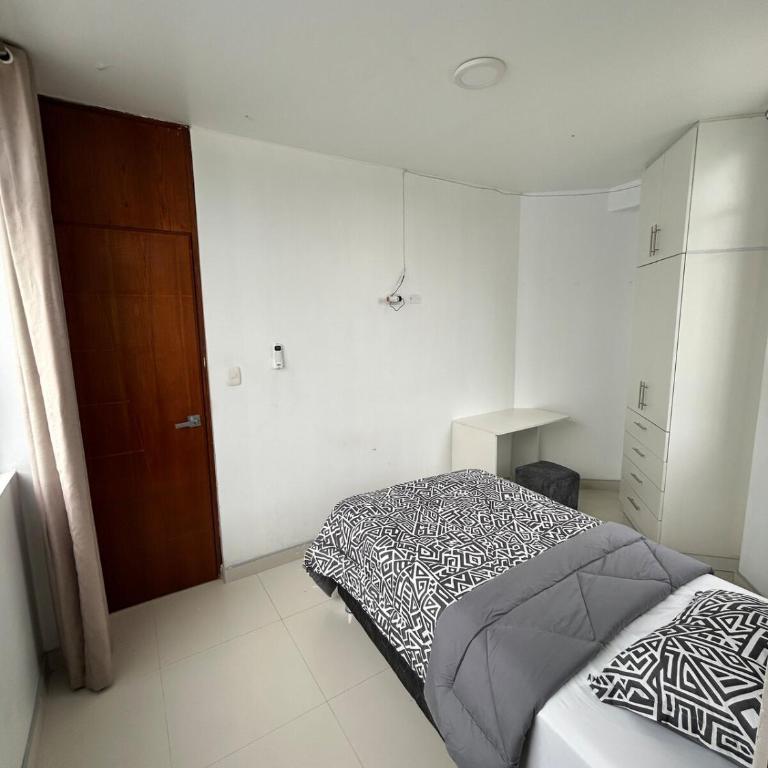 Casa con piscina temperada y Aire Acondicionado en zona exclusiva - Four-Bedroom House - 40