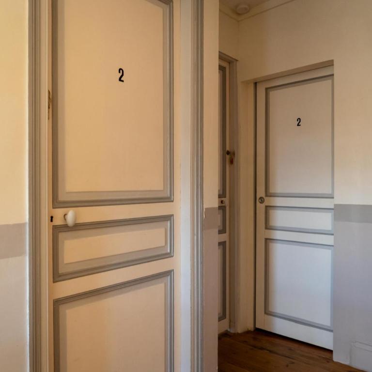 Chez Marie - Chambre Double ou Lits Jumeaux avec Salle de Bains Privative Externe - 16