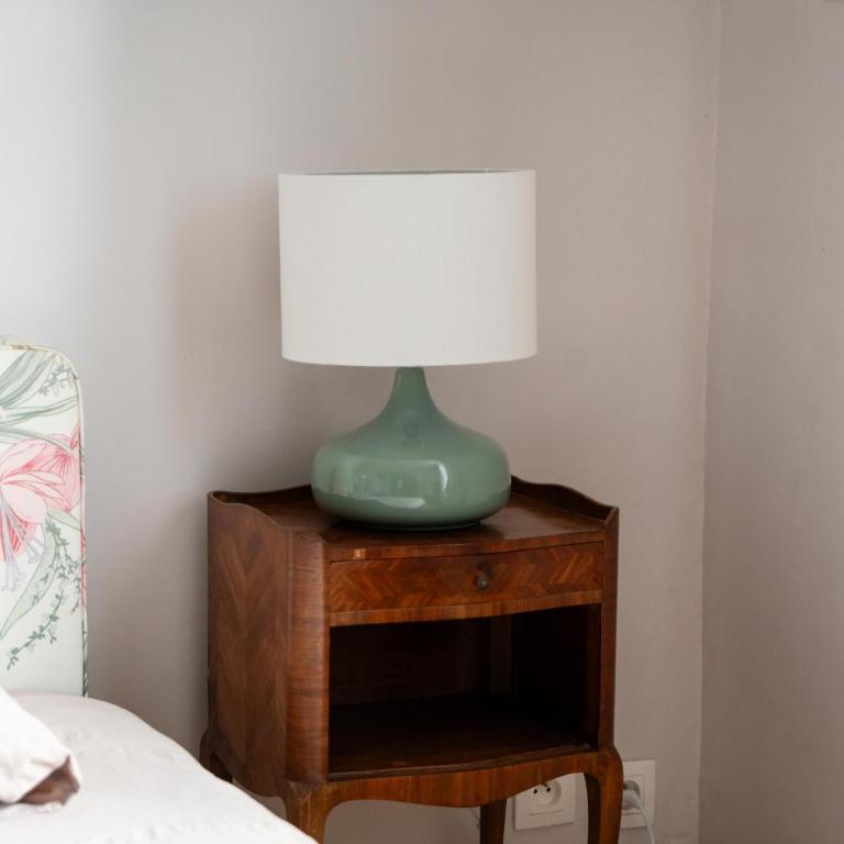 Chez Marie - Chambre Double ou Lits Jumeaux avec Salle de Bains Privative Externe - 6