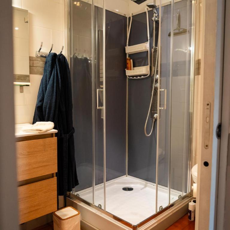 Chez Marie - Chambre Double ou Lits Jumeaux avec Salle de Bains Privative Externe - 21