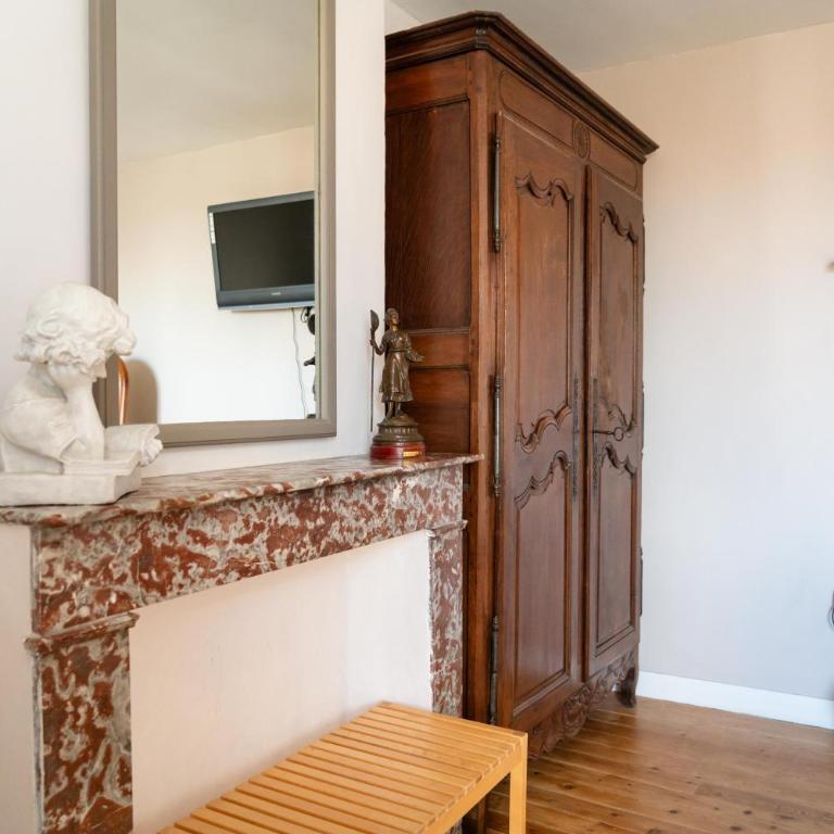 Chez Marie - Chambre Double ou Lits Jumeaux avec Salle de Bains Privative Externe - 24