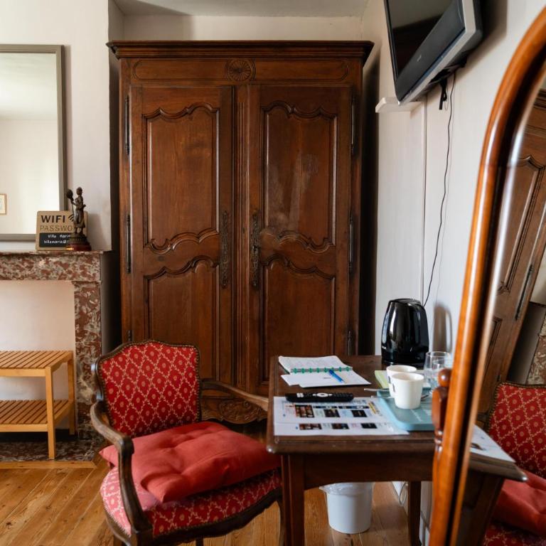 Chez Marie - Chambre Double ou Lits Jumeaux avec Salle de Bains Privative Externe - 26