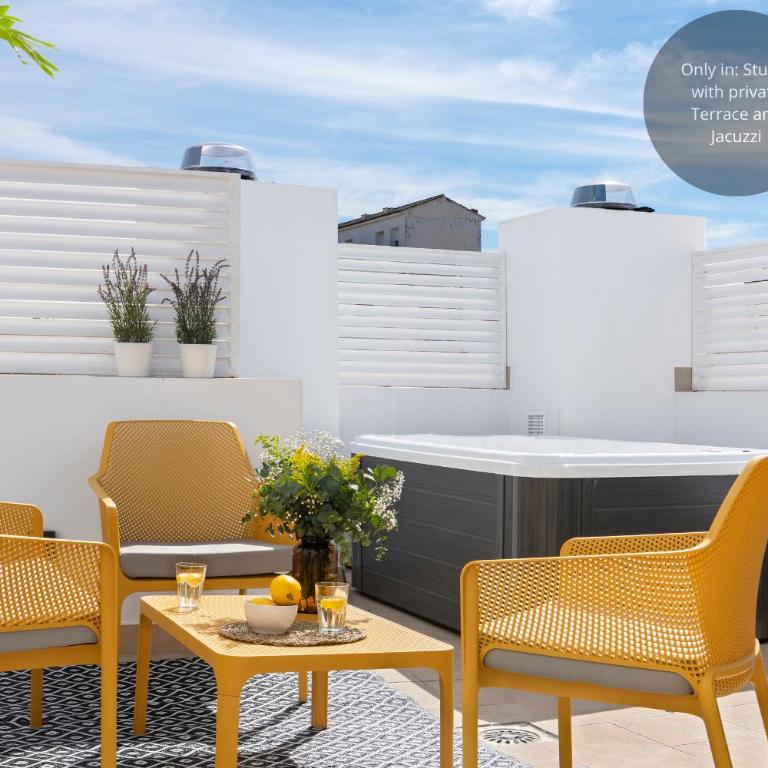 Magno Apartments Feria - Studio with private Terrace and Jacuzzi - 2