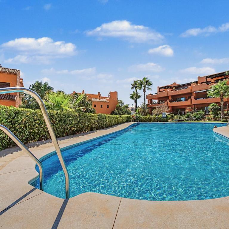 Luxurious Apartment Near the Beach - Two-Bedroom Deluxe Apartment with Ocean View - 3