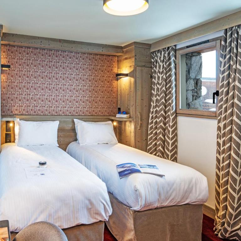Hôtel L'Aigle du Montana by Les Etincelles - Double Room with Blacony - Mountain View - 4