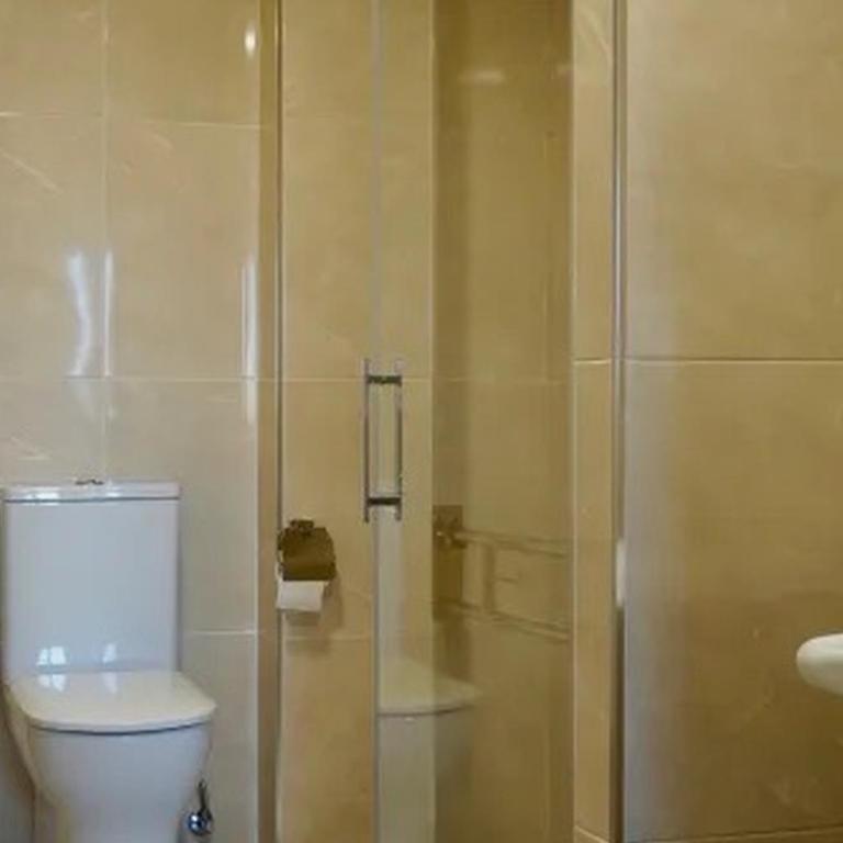 Hostal Cerecedo by gaiarooms - Zweibettzimmer mit eigenem Bad - 6