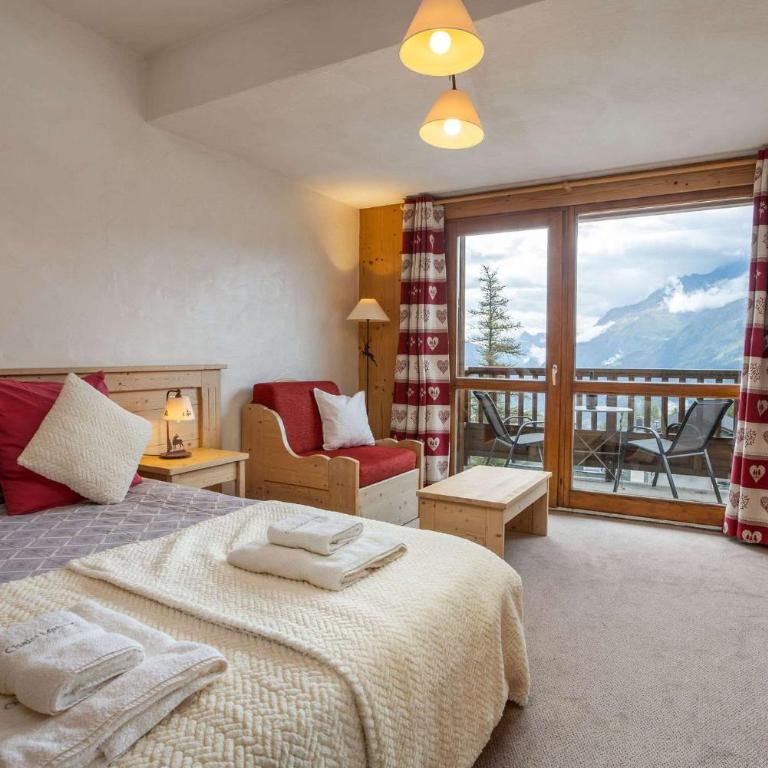 La Foglietta La Rosière Sleeps 9 - Apartment - 10