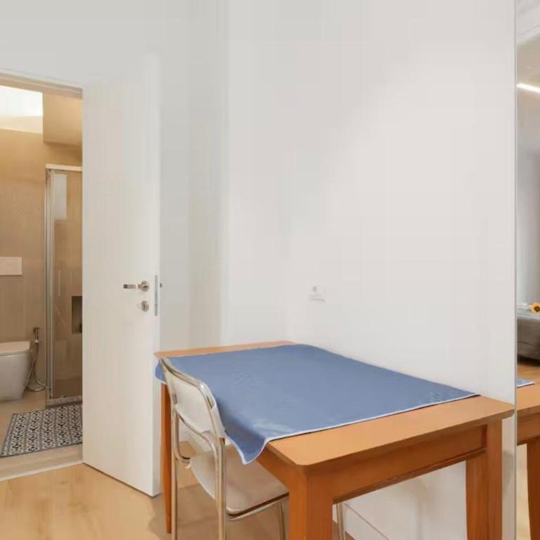 Affittacamere e Appartamento B in centro a Trieste - Camera Quadrupla con Bagno Privato - 4