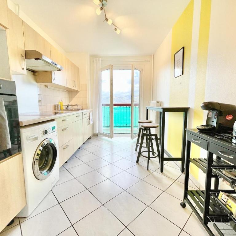Spacious flat with private bike garage - Appartement 3 Chambres avec Balcon - 3