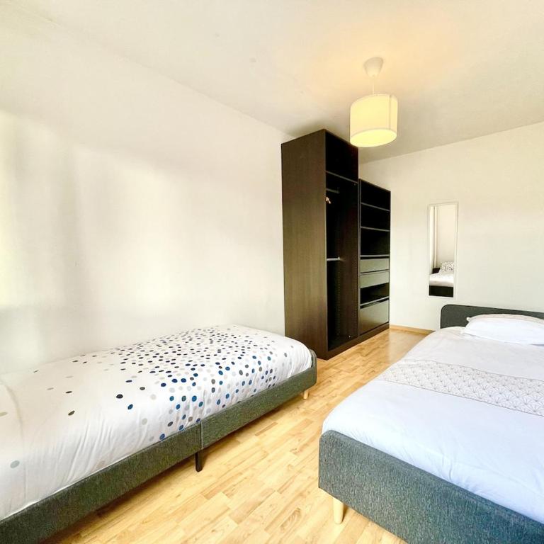 Spacious flat with private bike garage - Appartement 3 Chambres avec Balcon - 7