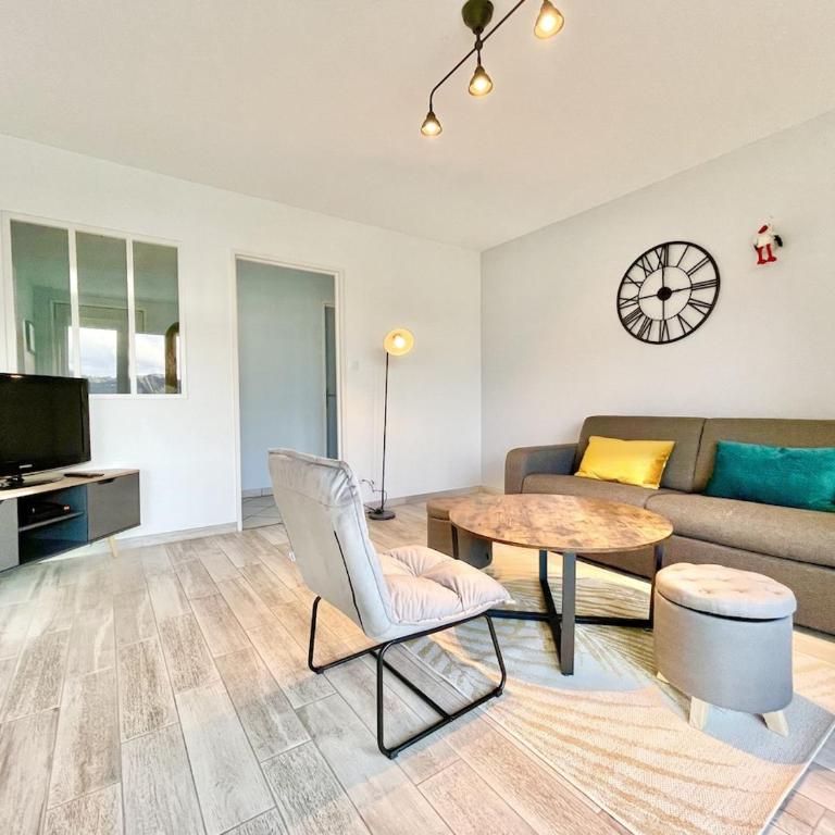 Spacious flat with private bike garage - Appartement 3 Chambres avec Balcon - 9
