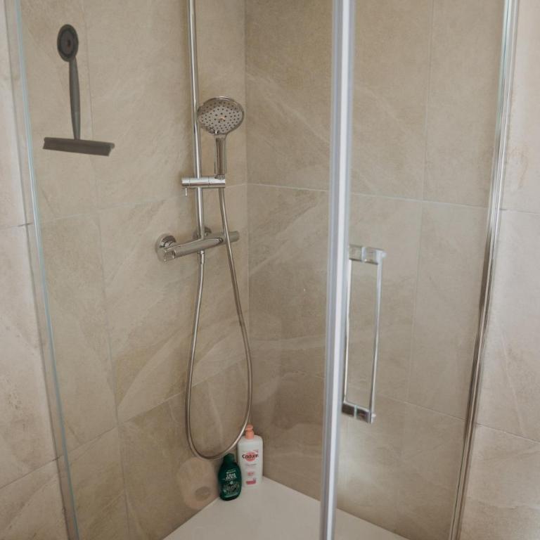 Studio Rénové - Calme - WiFi - Proche Centre ville - Apartamento de 2 dormitorios - 14