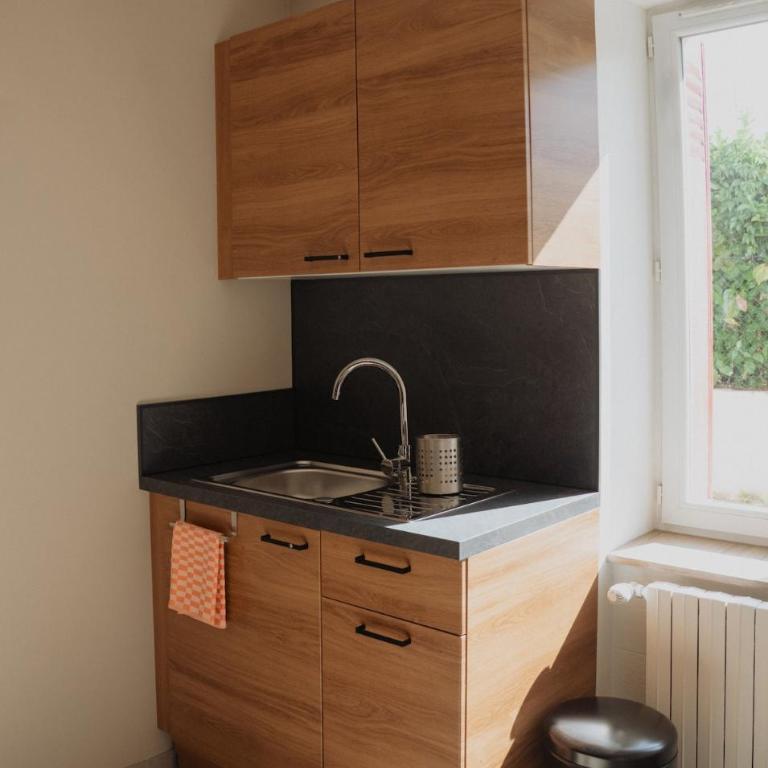 Studio Rénové - Calme - WiFi - Proche Centre ville - Apartamento de 2 dormitorios - 18