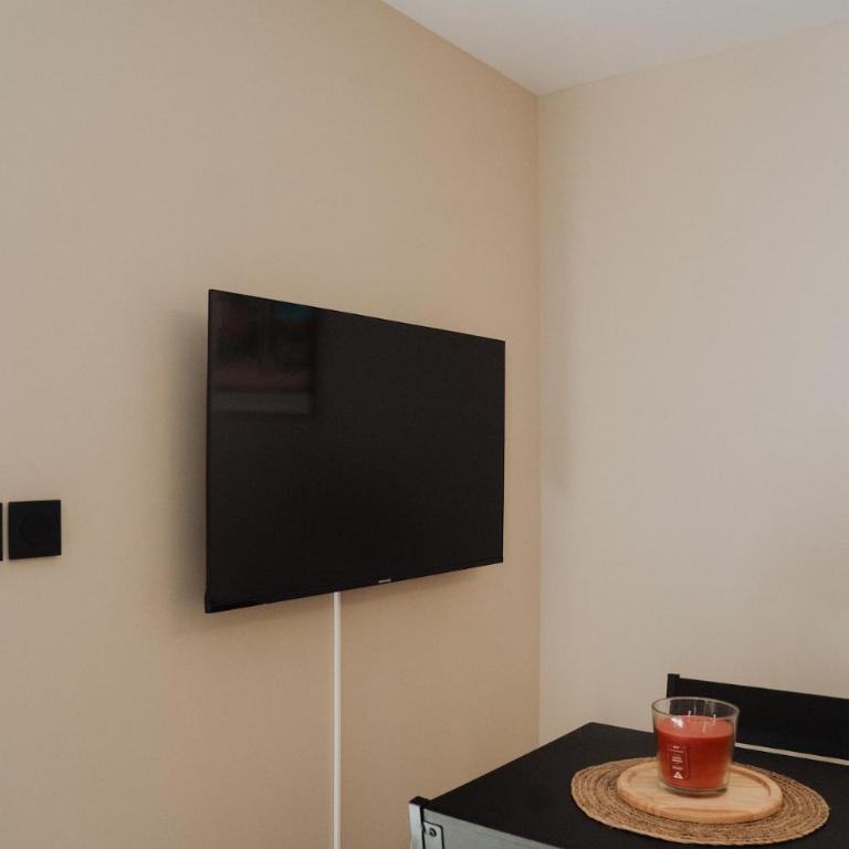 Studio Rénové - Calme - WiFi - Proche Centre ville - Apartamento de 2 dormitorios - 19