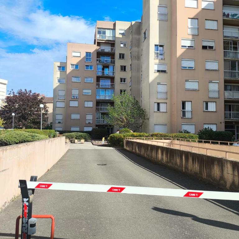Dijon apartment 3 bedrooms private parking - Apartamento - 13