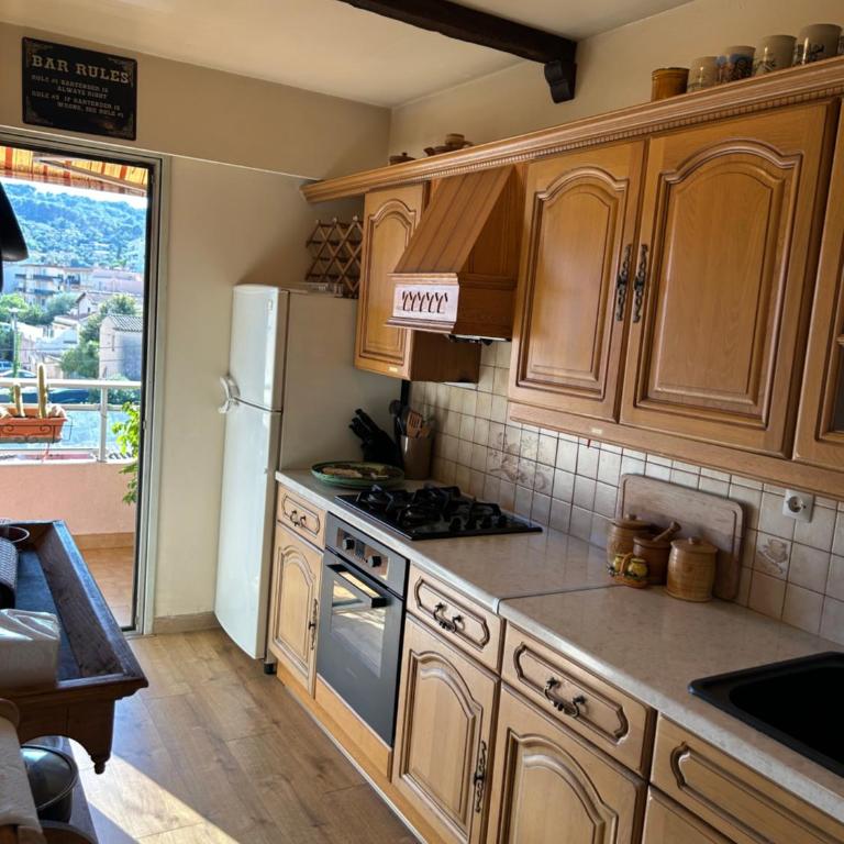 Sunny Balcony Apartment in Vallauris Near Cannes & Antibes - Appartement 1 Chambre - 6