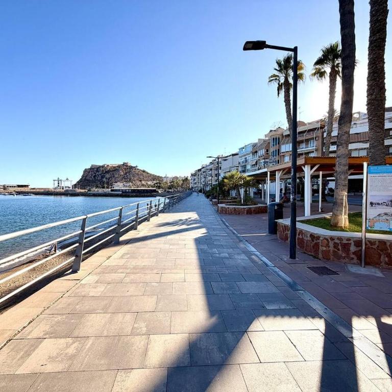 Casa con encanto en paseo marítimo la GAVIOTA - Casa de 3 dormitorios - 53
