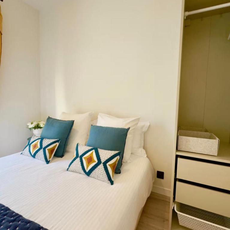 3 FON - 2-bedroom apartment with terrace 3 min Palais - Appartement 2 Chambres Deluxe avec Balcon - 12
