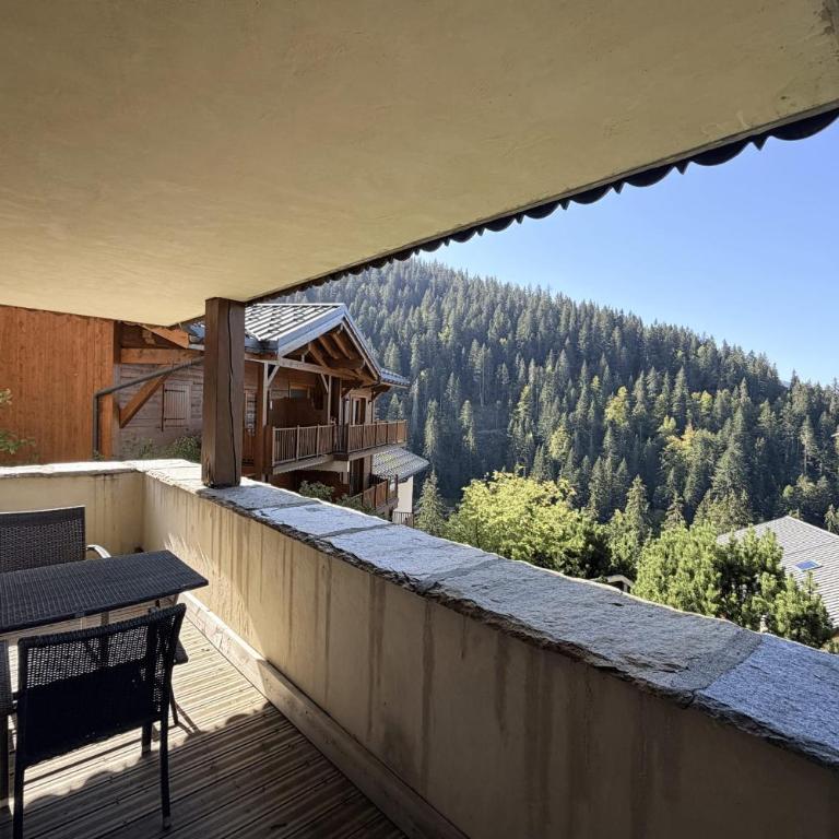 Apartment with 2 large balconies mountain view - Apartment - 4