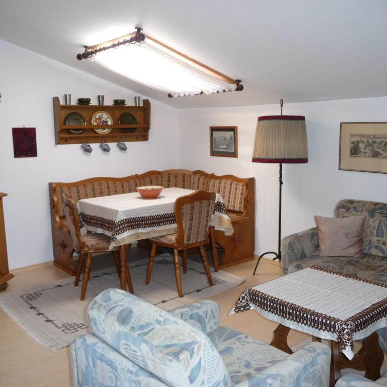 Ferienwohnung Zahnder inkl. Chiemgaukarte - Apartment mit Balkon - 1