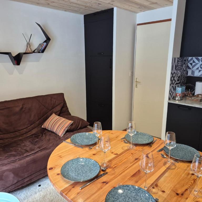 T2 confortable au pied du téléphérique de Nyon avec Wifi et animaux acceptés - Apartment mit 1 Schlafzimmer - 3