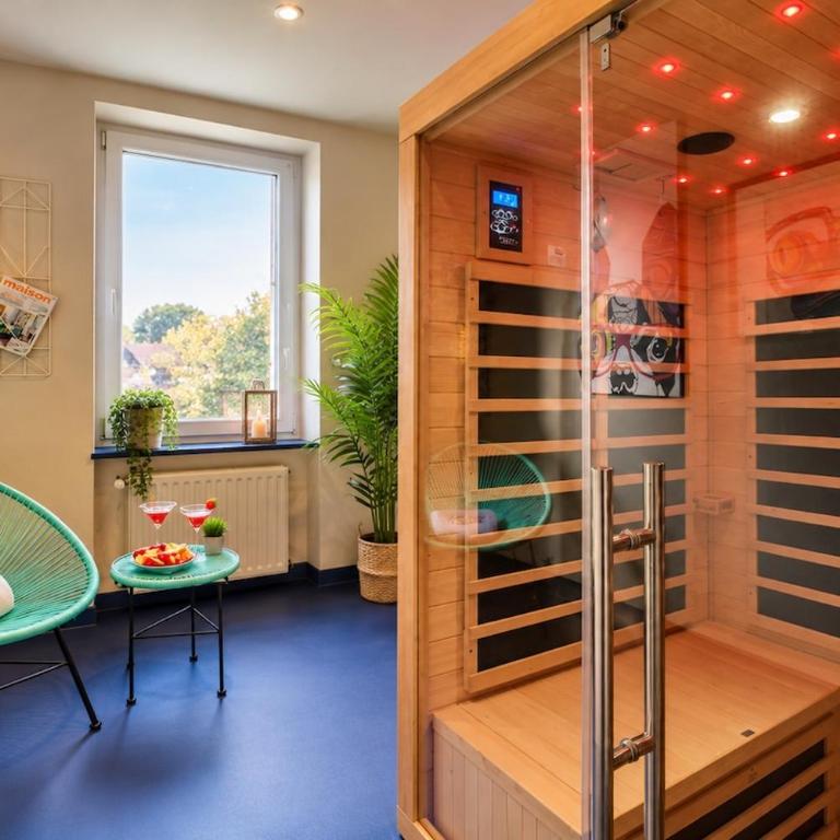 By FLB Property - POP ART & Jacuzzi, Mulhouse - One-Bedroom Apartment with Spa Bath - 10