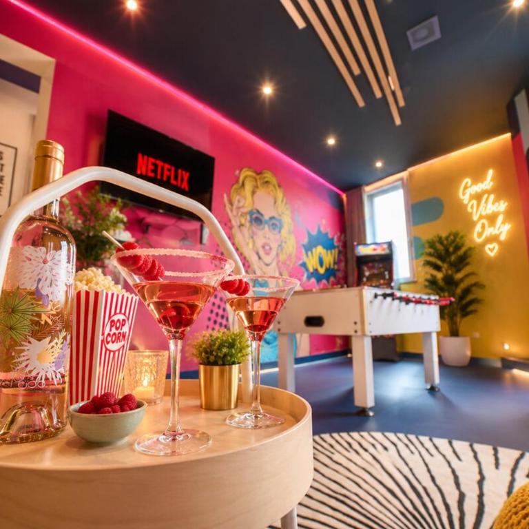 By FLB Property - POP ART & Jacuzzi, Mulhouse - One-Bedroom Apartment with Spa Bath - 6