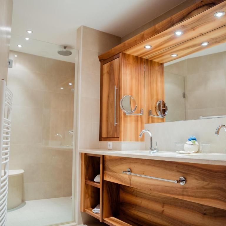 Wedelhütte Hochzillertal - Junior Suite mit Dusche - 2