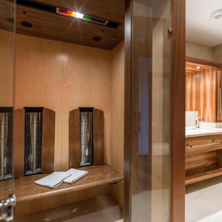 Wedelhütte Hochzillertal - Junior Suite mit Dusche - 13