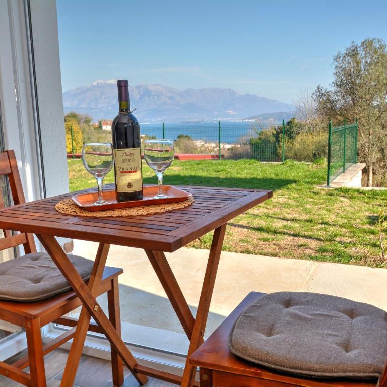 Apartments Blazevic - Studio Apartment with Terrace and Sea View - 17