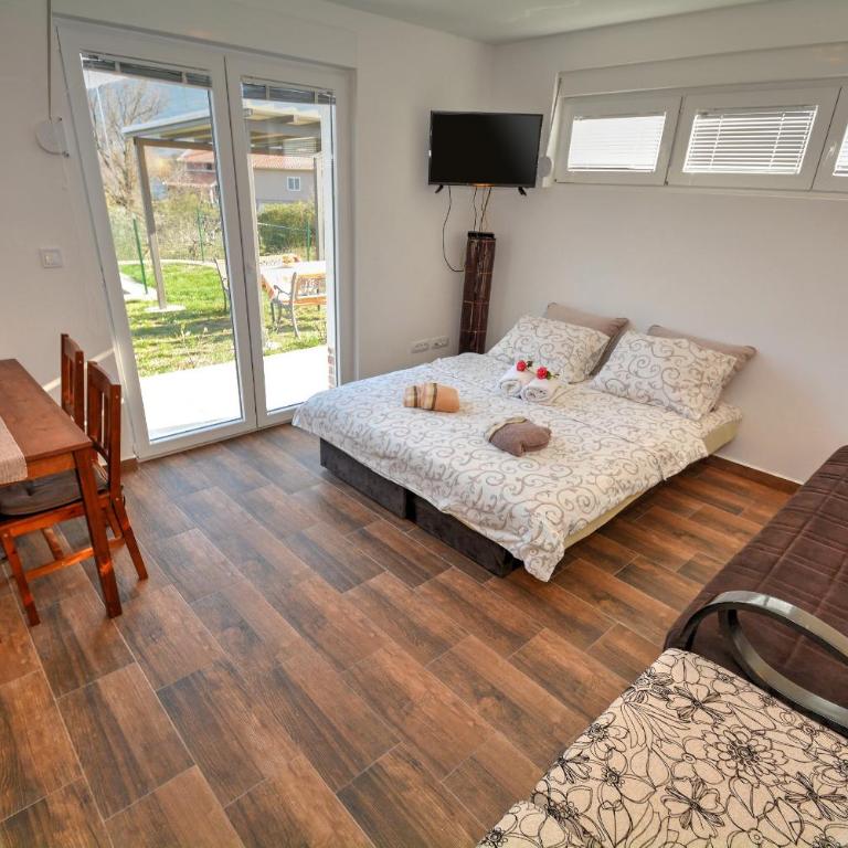 Apartments Blazevic - Studio Apartment with Terrace and Sea View - 24