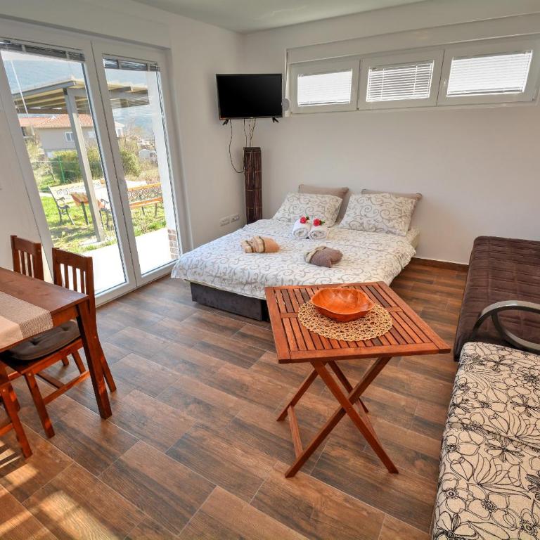 Apartments Blazevic - Studio Apartment with Terrace and Sea View - 21